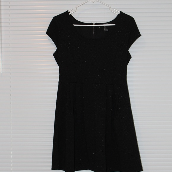 [3 for $25]  F21 Skater Dress - Picture 3 of 4